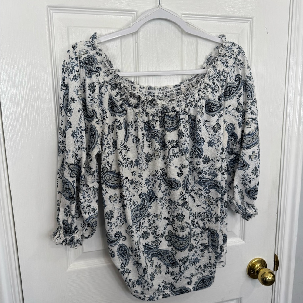 MELLODAY White Off-the-Shoulder Blouse with Navy Paisley